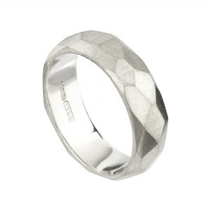 18ct white gold wide Brighton Rocks wedding ring