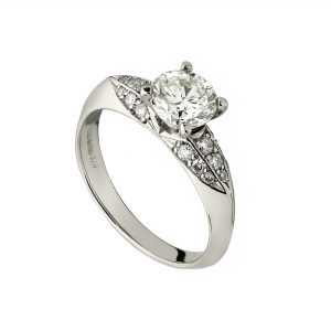 18ct white gold Limited Edition diamond ring with fluted shoulders