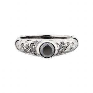 18ct white gold and black diamond Stardust ring