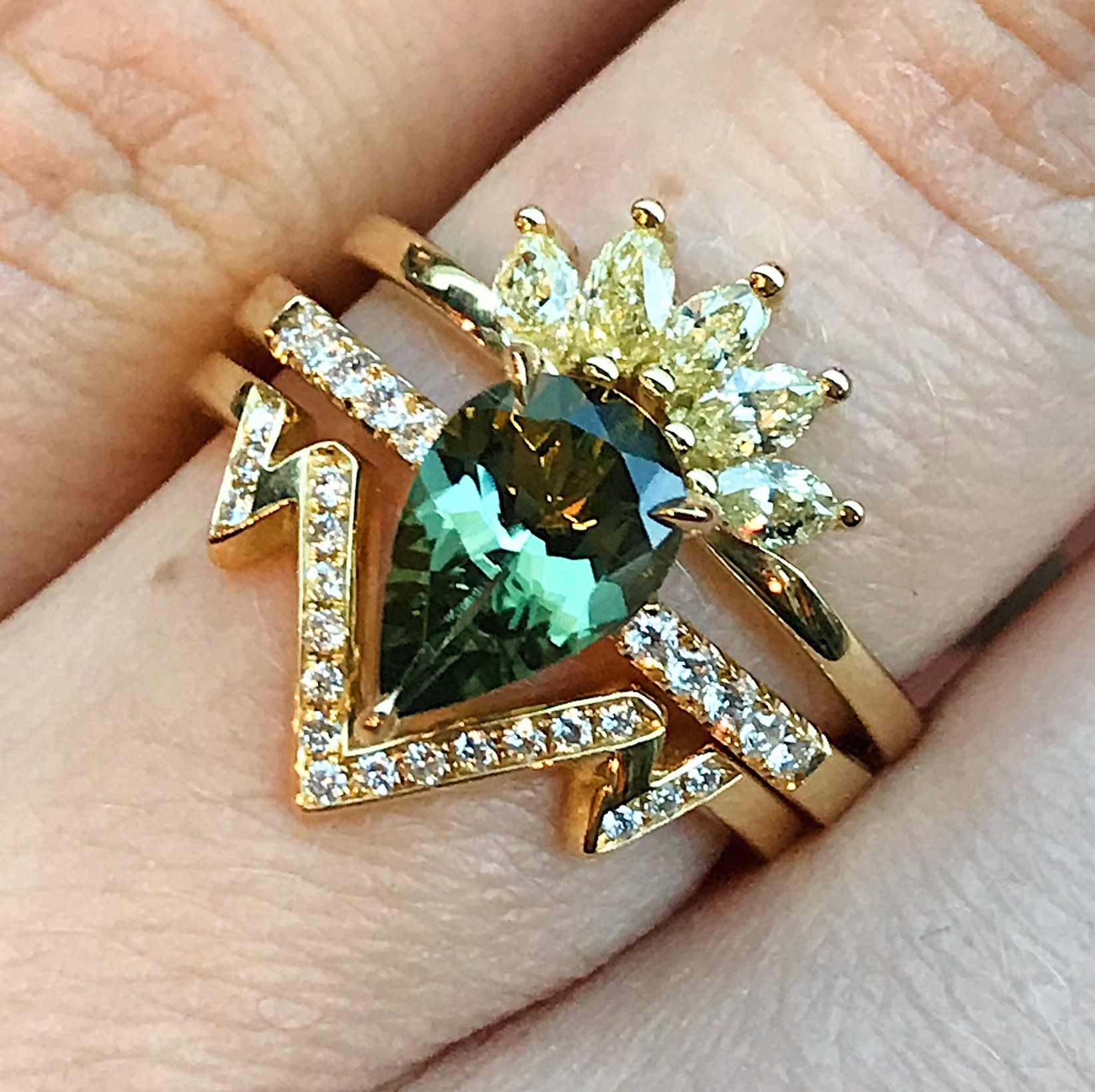 18ct yellow gold and pear-shaped Tourmaline engagement ring
