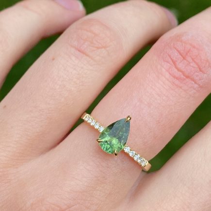 18ct yellow gold, diamond and green tourmaline ring