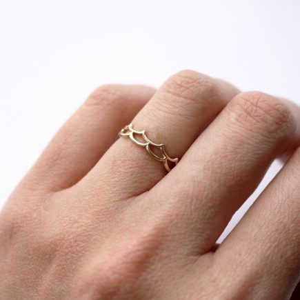 9ct yellow gold Cara Tonkin Double Scallop Lace Ring