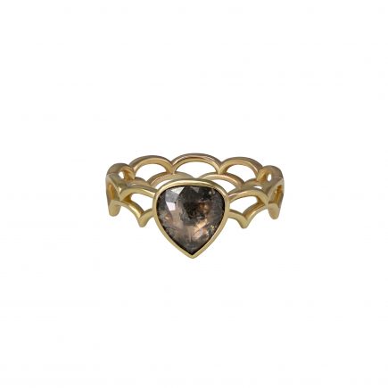 This design makes an elegant and stylish alternative to a traditional engagement ring, it is designed so that it can be stacked alongside our other rings with the curved edges fitting together perfectly. Wear with the Scallop Lace Ring for a perfect wedding/engagement set.