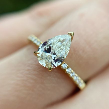 18ct Yellow Gold, Pear-Shaped Pale Yellow Diamond ring with Diamond Shoulders