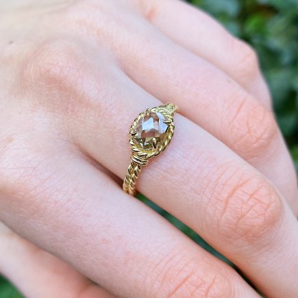 18ct Yellow Gold Nautical Inspired Twisted Rope ting with Rose-cut Diamond