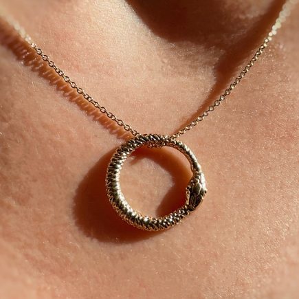 9ct yellow gold fine oroborous snake pendant