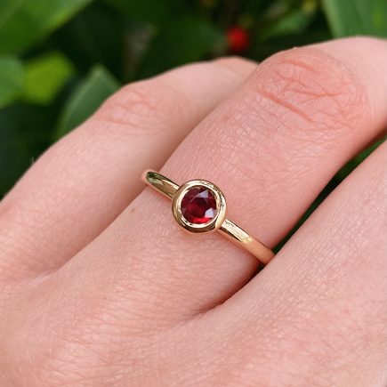 18ct Yellow Gold and Ruby Ring