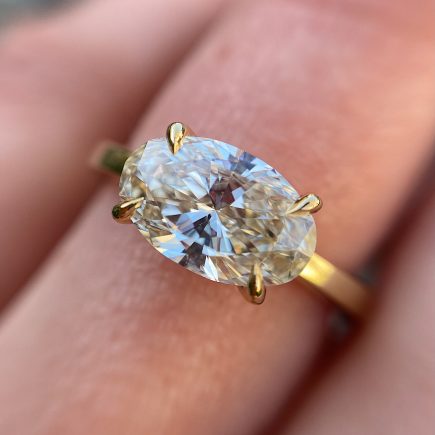 18ct Yellow Gold East-West Pale Yellow Diamond Solitaire Ring