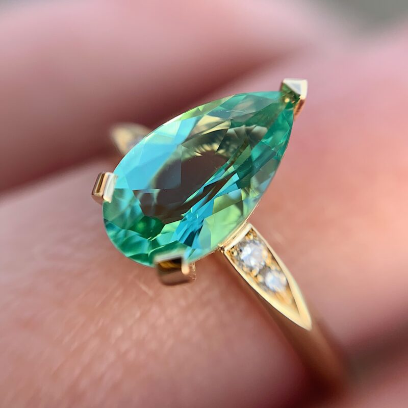 18ct yellow gold pear shape mint tourmaline mini coco ring