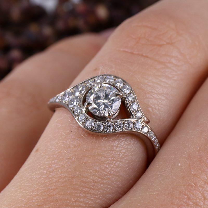 18ct white gold and white diamond Atlantis ring