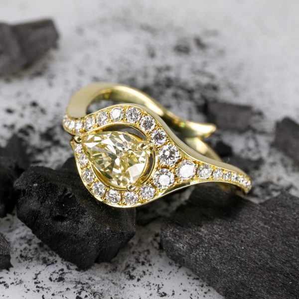 18ct yellow gold and pear-shaped yellow diamond atlantis ring