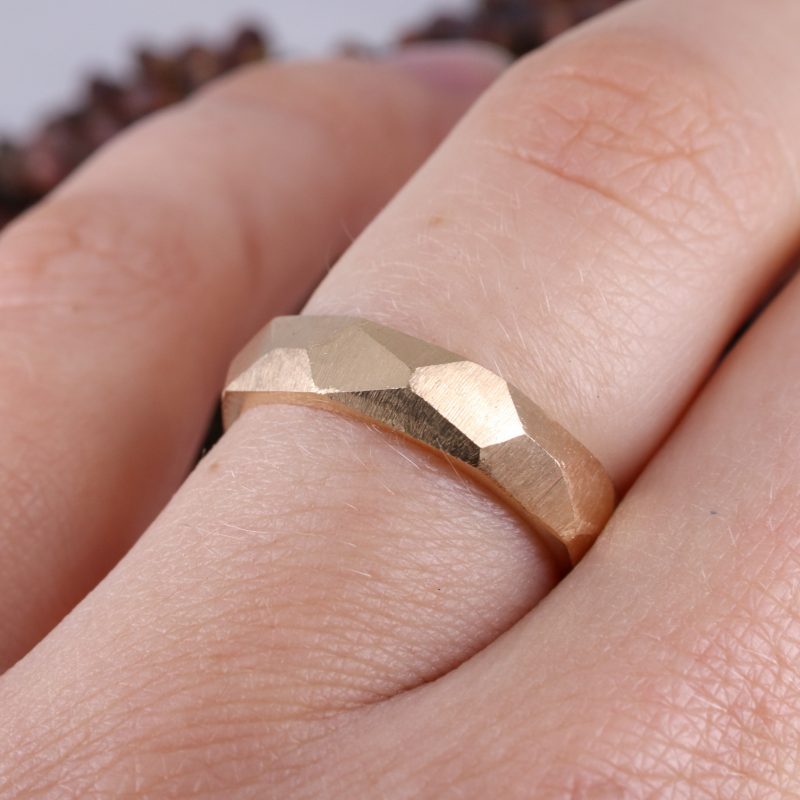 18ct rose gold brighton rocks wedding ring