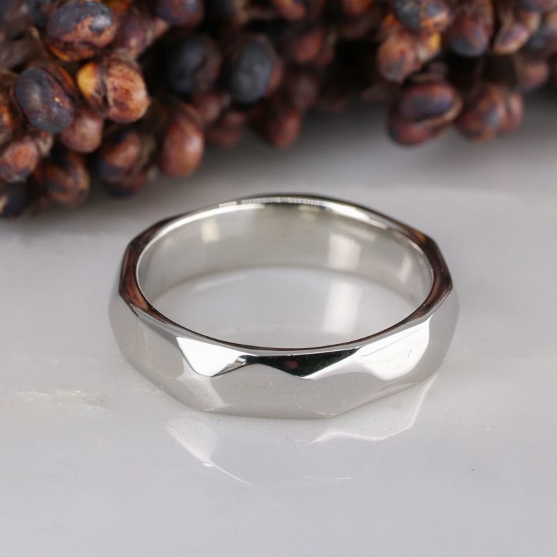 Platinum brighton rocks wedding ring