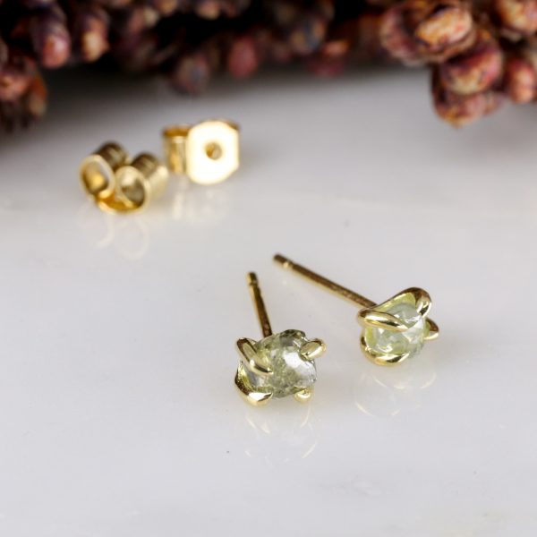 18ct yellow gold rough green diamond earstuds