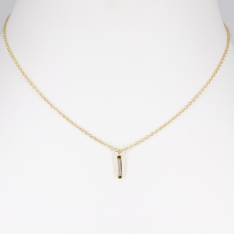 18ct yellow gold small baguette white diamond pendant