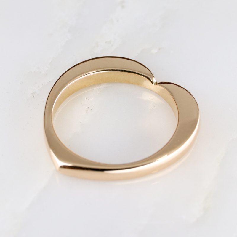 18ct rose gold heart shaped coeur wedding band