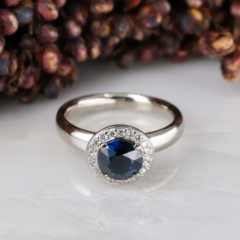 18ct white gold concentric sapphire & diamond halo ring