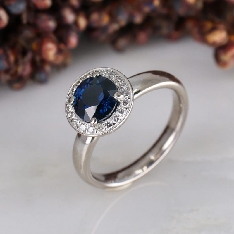 18ct white gold concentric sapphire & diamond halo ring