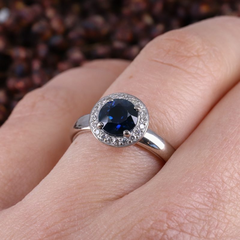 18ct white gold concentric sapphire & diamond halo ring