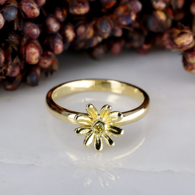 18ct yellow gold and yellow diamond daisy ring