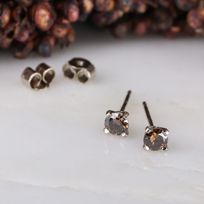 18ct white gold and brown diamond earstuds