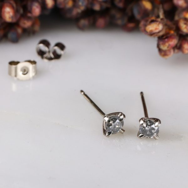 18ct white gold and salt and pepper diamond coco earstuds