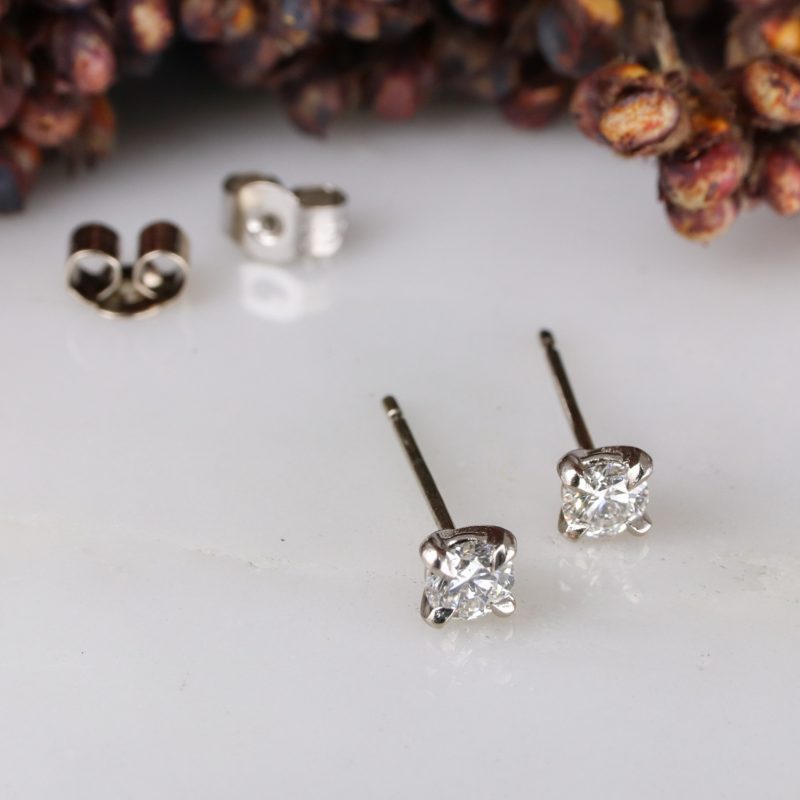 18ct white gold and white diamond coco earstuds