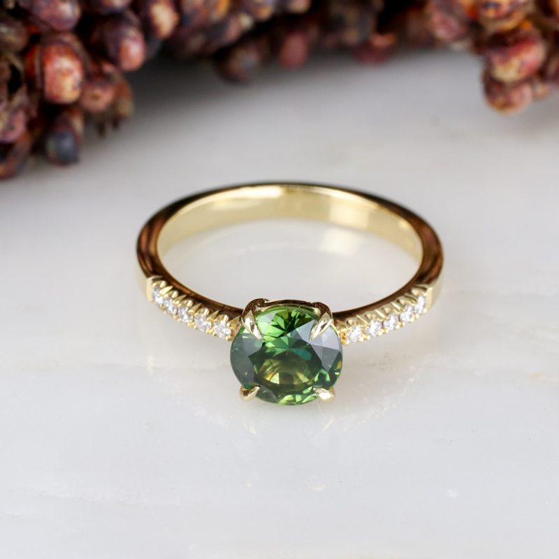 18ct fairtrade yellow gold round green sapphire ring