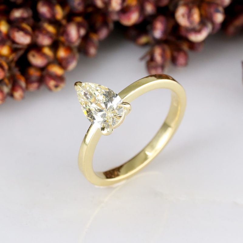 18ct yellow gold pear shape pale yellow diamond solitaire ring