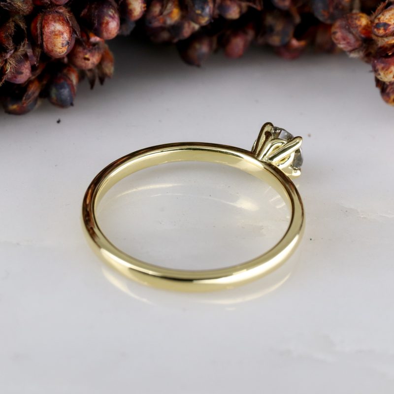 18ct yellow gold tulip ring with 0.46ct salt and pepper diamond