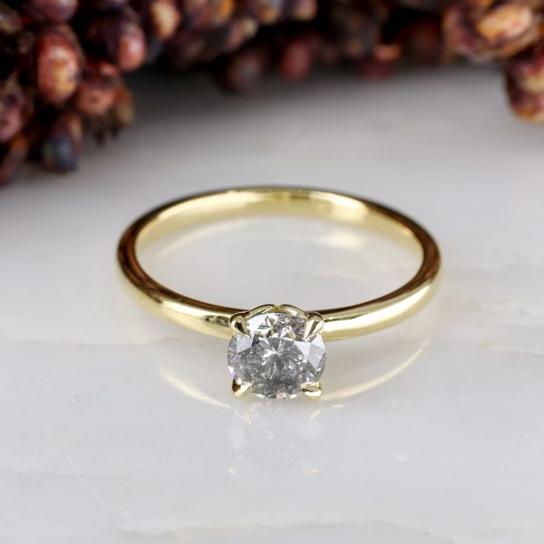 18ct yellow gold tulip ring with 0.69ct salt and pepper diamond