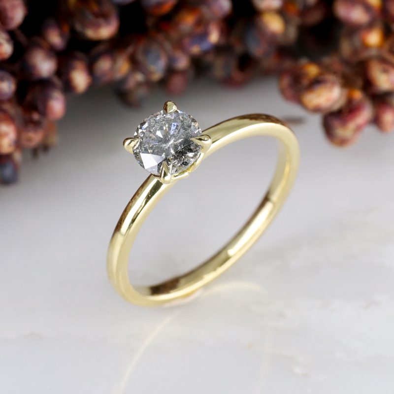 18ct yellow gold tulip ring with 0.69ct salt and pepper diamond