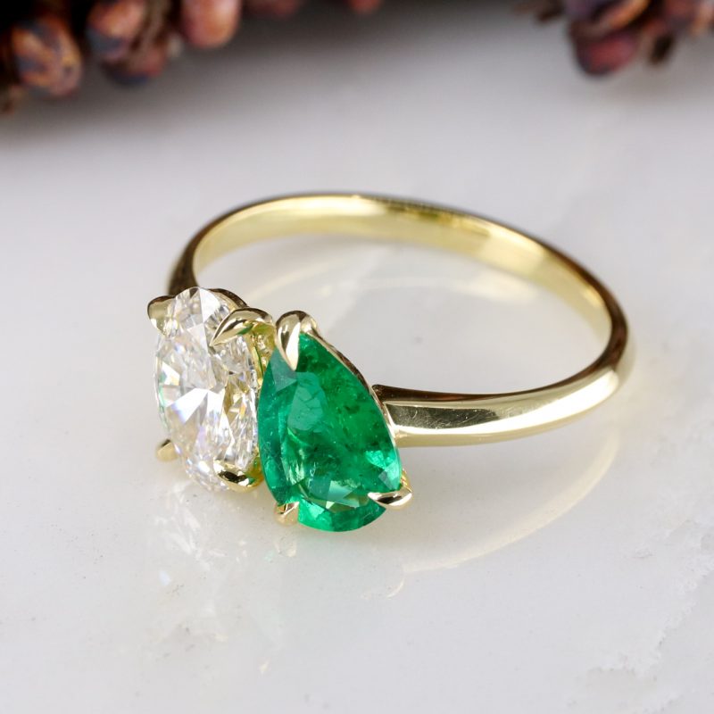 18ct yellow gold lab grown diamond and emerald toi et moi ring