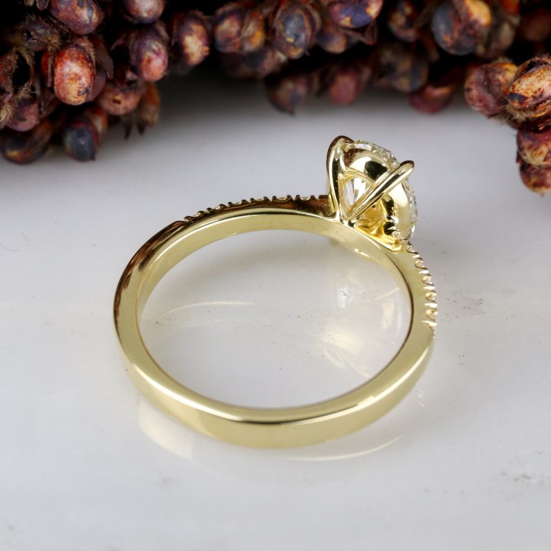 18ct yellow gold 1.51ct oval pale yellow diamond rise ring