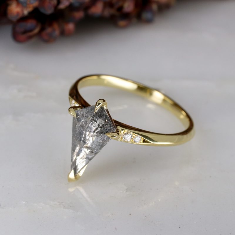 18ct yellow gold 1.08ct kite shape salt and pepper diamond mini coco ring