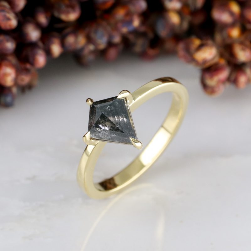 18ct yellow gold kite shape salt and pepper diamond rise ring