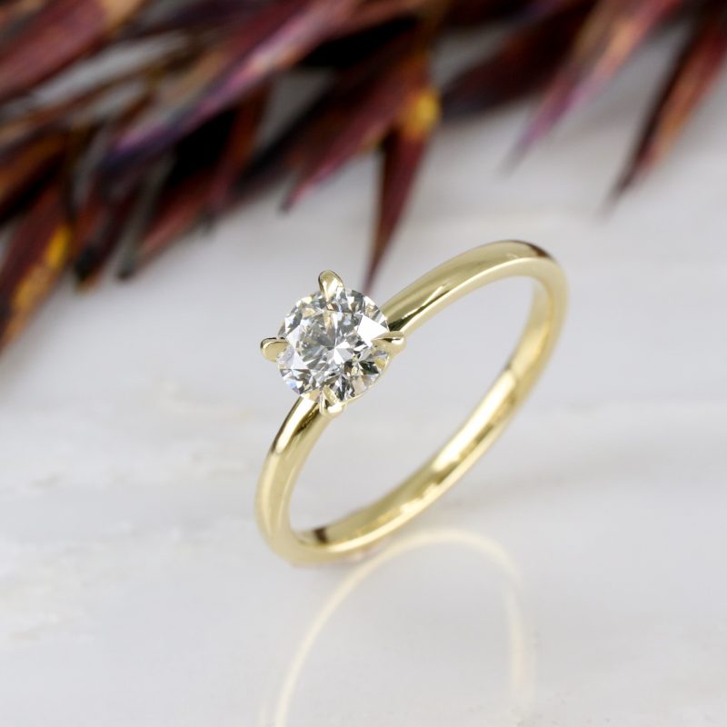 18ct yellow gold tulip ring with 0.57ct lab grown diamond