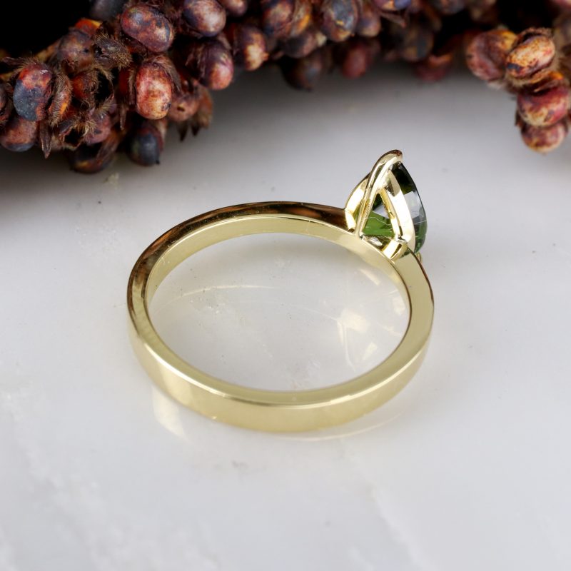 18ct yellow gold pear shape green tourmaline rise ring