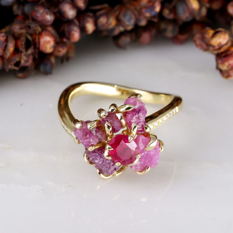 18ct yellow gold rough ruby cluster ring
