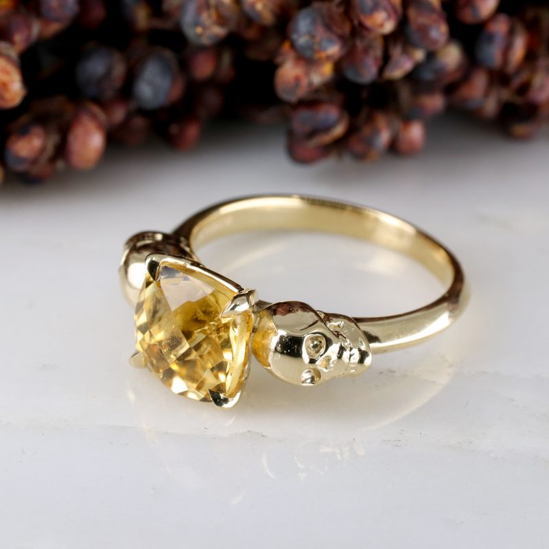 9ct yellow gold citrine double skull ring