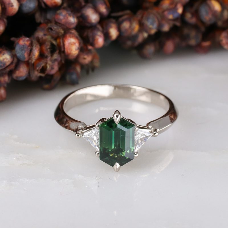 18ct white gold green sapphire hexagon and white diamond trilogy ring