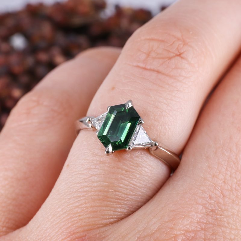 18ct white gold green sapphire hexagon and white diamond trilogy ring