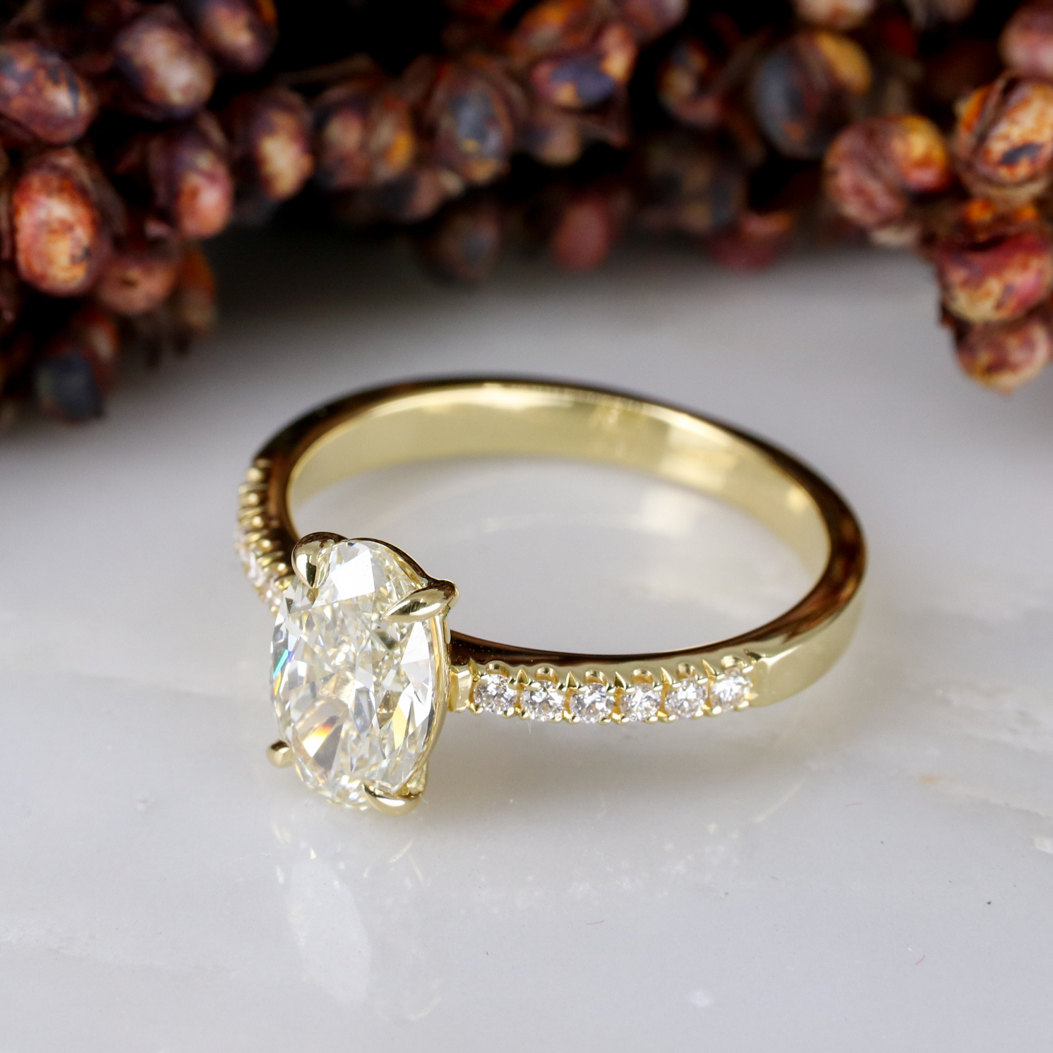 18ct yellow gold 1.30ct oval pale yellow diamond rise ring - Baroque ...