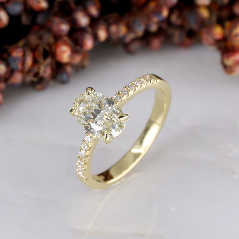 18ct yellow gold 1.30ct oval pale yellow diamond rise ring