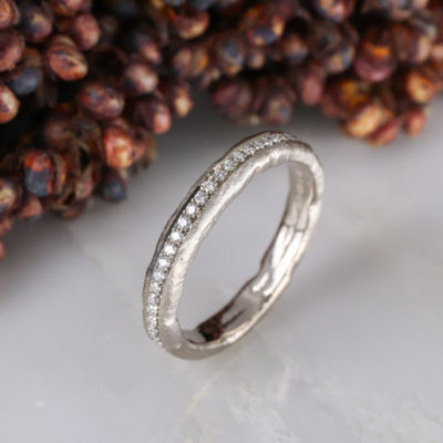 Molten - 18W molten eternity with white diamonds - EXPORT-2 Molten - 18W molten eternity with white diamonds - EXPORT-2