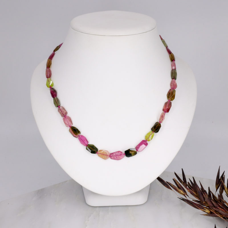 Watermelon tourmaline beaded necklace with 9ct gold clasp