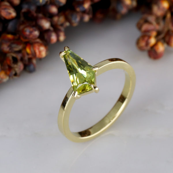 18ct yellow gold freeform Australian yellow-green sapphire engagement ring