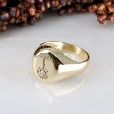Custom signet ring with engraving Custom signet ring with engraving