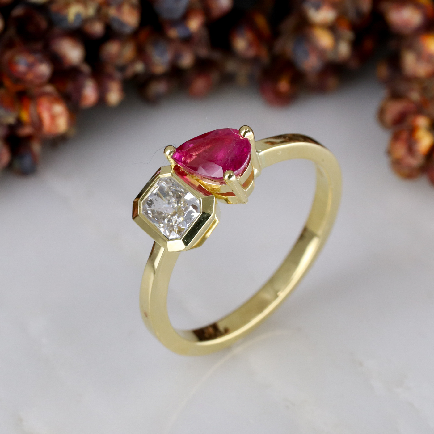 18ct yellow gold Toi et Moi ring with diamond and ruby