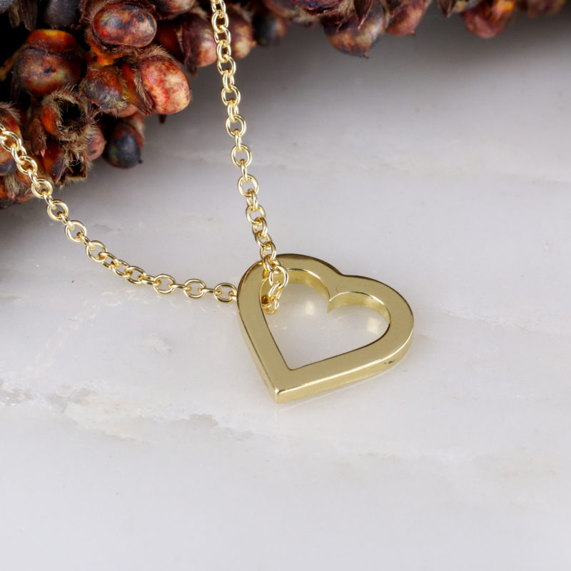 18ct yellow gold heart pendant